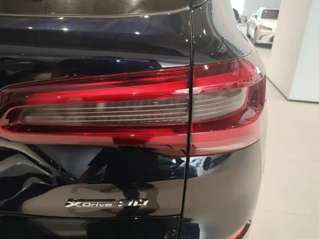 BMW BMW X5 2022 Facelift xDrive 30Li Premium M Sport Package — Фото автомобиля 7