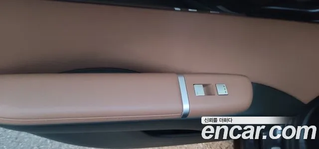 Hyundai Grandeur Grandeur (GN7) 3.5 Бензин 2WD — Фото автомобиля 18