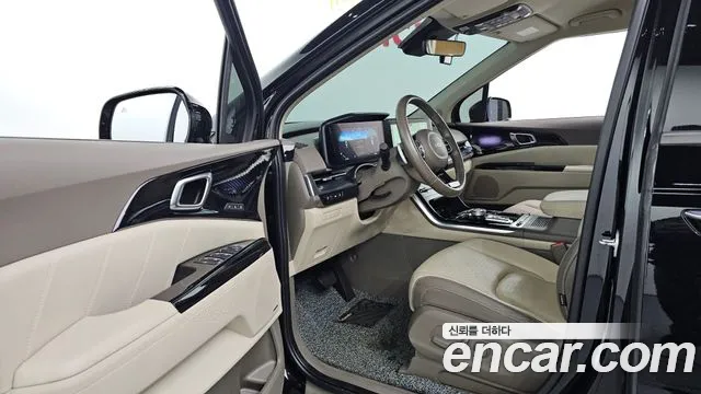 Kia Carnival Generation 4 — Фото автомобиля 15
