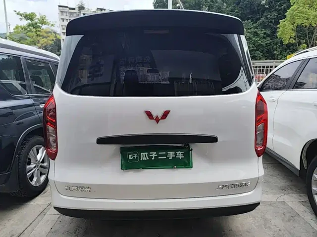 Wuling Hongguang — Фото автомобиля 5