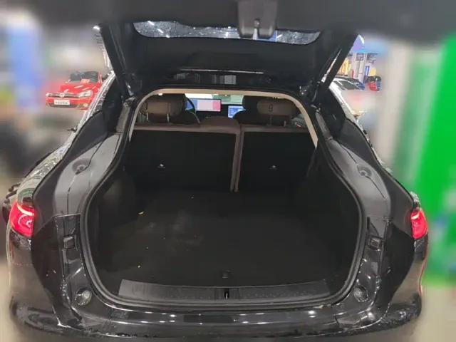 IM Motors LS6 — Фото автомобиля 23