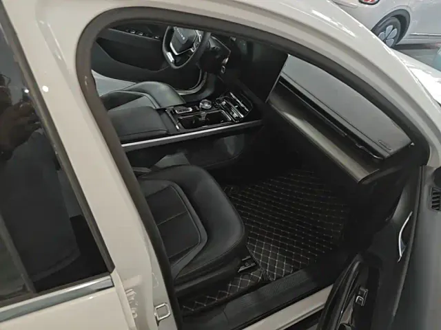Wuling Starlight — Фото автомобиля 24