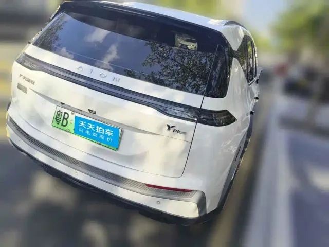GAC Aion Y — Фото автомобиля 2