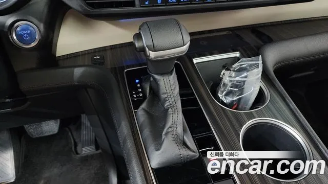 Toyota Sienna — Фото автомобиля 7