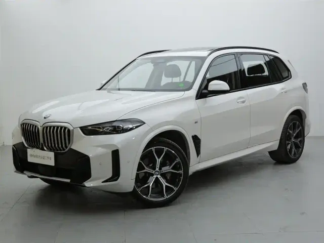 Фотография автомобиля — BMW X5