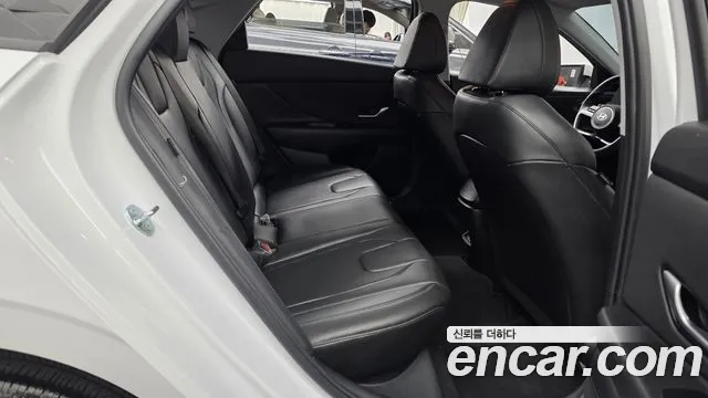 Hyundai Avante CN7 — Фото автомобиля 17