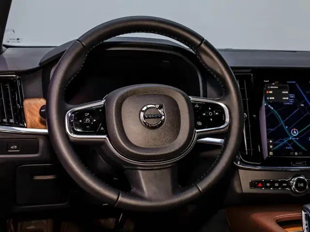 Volvo S90 — Фото автомобиля 19