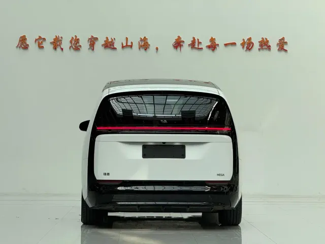 Li Auto MEGA — Фото автомобиля 5