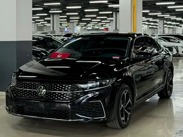 Фотография автомобиля — Volkswagen Passat