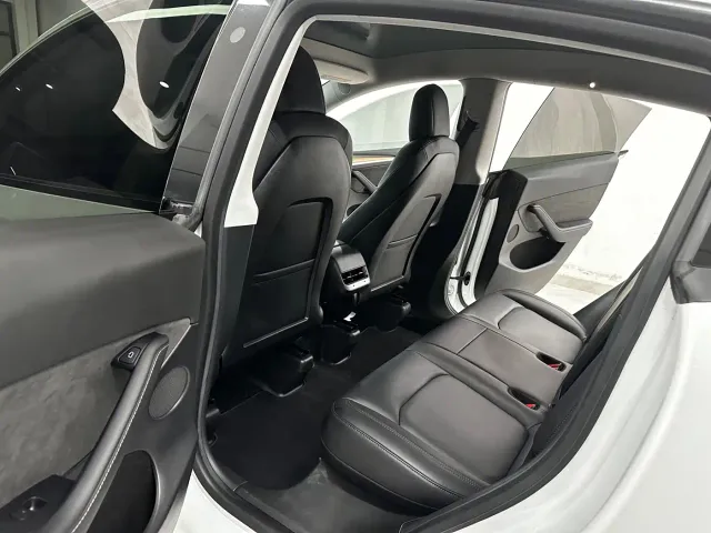 Tesla Model Y — Фото автомобиля 5