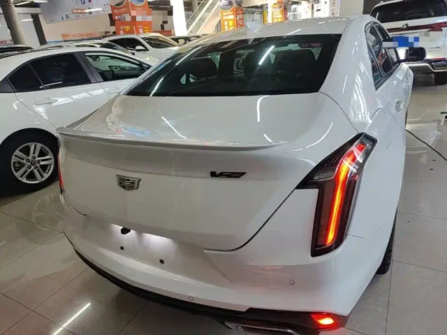 Cadillac CT4 — Фото автомобиля 5