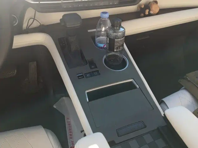 Toyota Sienna — Фото автомобиля 16