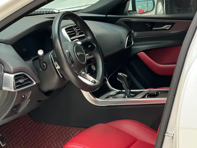 Jaguar XEL — Фото автомобиля 4