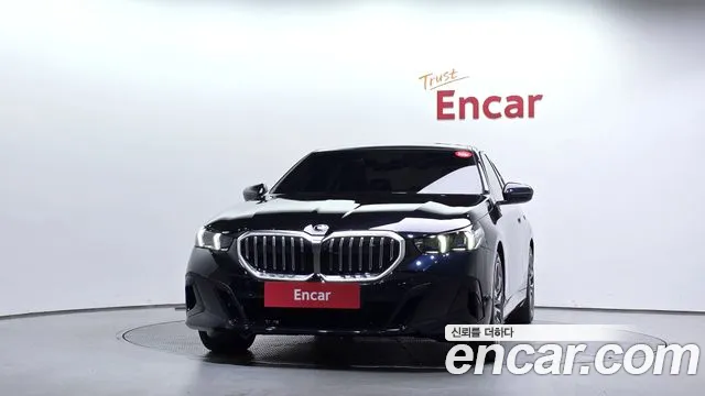 BMW 5 Series — Фото автомобиля 3