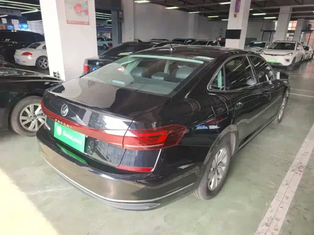Volkswagen Passat — Фото автомобиля 6