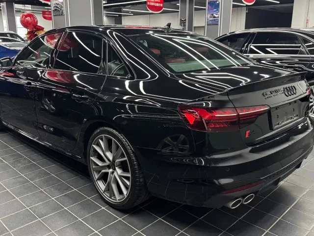 Audi S4 — Фото автомобиля 3