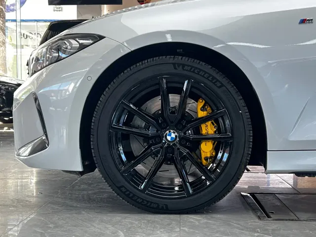 BMW 3 Series — Фото автомобиля 8