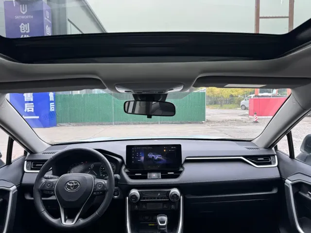 Toyota RAV4 — Фото автомобиля 7