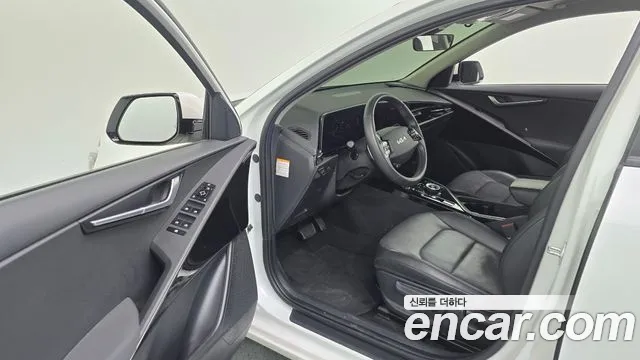 Kia Niro New — Фото автомобиля 15