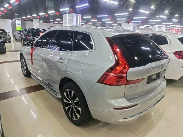 Volvo XC60 — Фото автомобиля 4