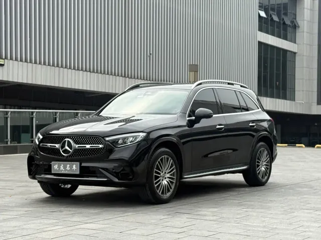 Фотография автомобиля — Mercedes-Benz GLC-Class