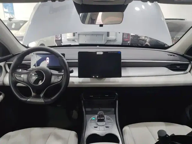 BYD Seal 05 DM-i — Фото автомобиля 9