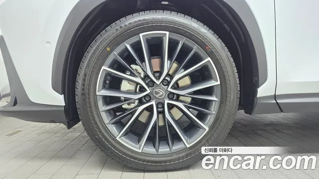 Lexus NX — Фото автомобиля 5