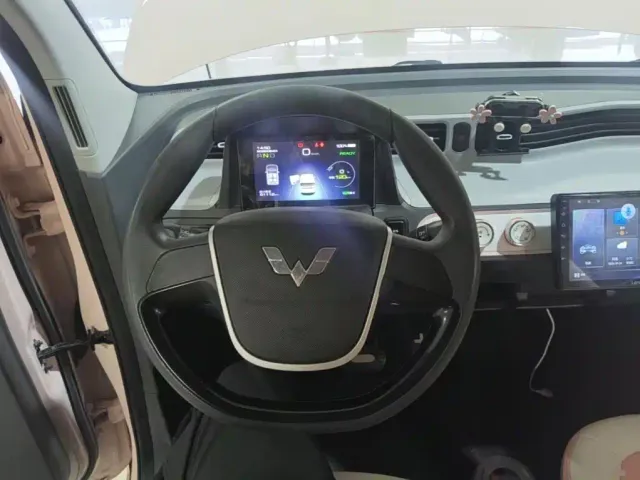 Wuling Hongguang Mini EV — Фото автомобиля 10