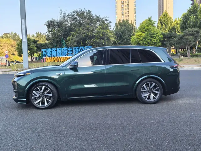 Li Auto Li L8 2023 Pro — Фото автомобиля 7