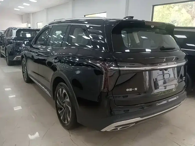 Hongqi HS7 PHEV — Фото автомобиля 4