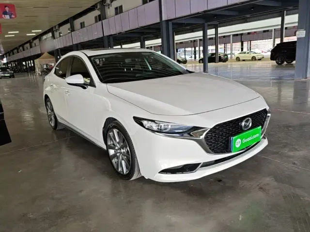 Mazda Axela — Фото автомобиля 3