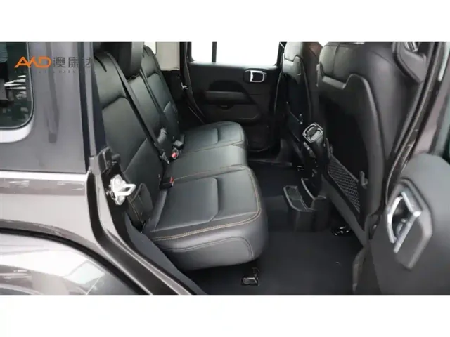 Jeep Wrangler — Фото автомобиля 8