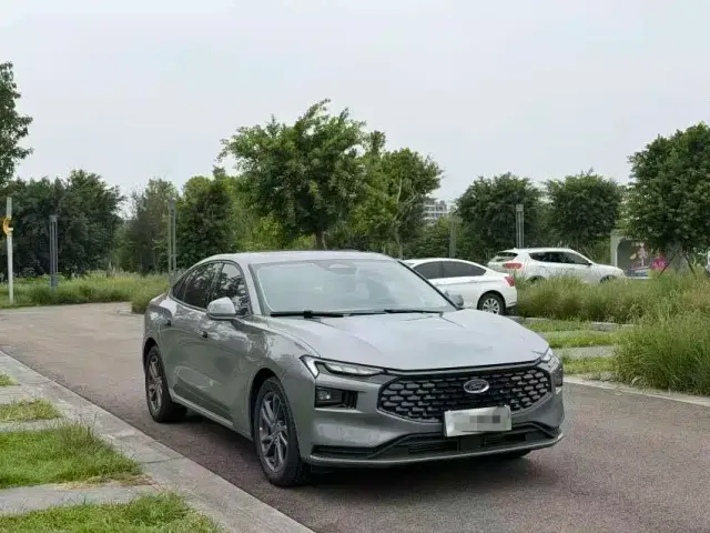 Ford Mondeo — Фото автомобиля 3