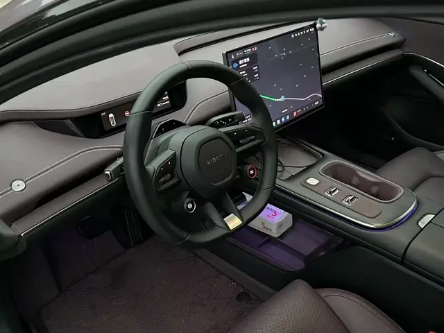 Xiaomi SU7 — Фото автомобиля 10