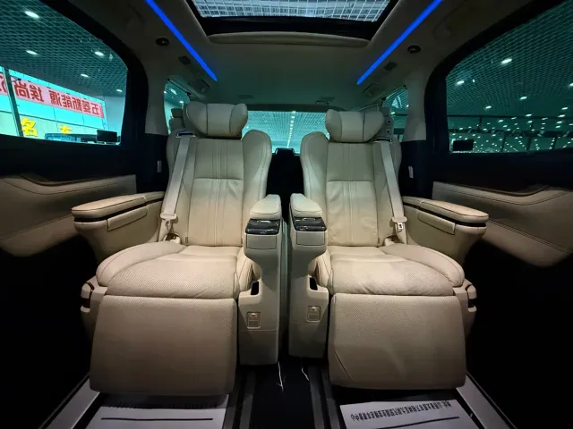 Toyota Alphard — Фото автомобиля 15