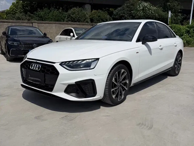Фотография автомобиля — Audi A4L
