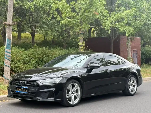 Фотография автомобиля — Audi A7L