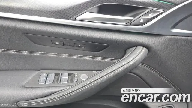 BMW 5-Series — Фото автомобиля 26