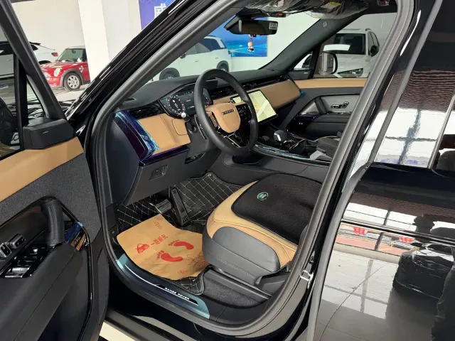 Land Rover Range Rover Sport — Фото автомобиля 5