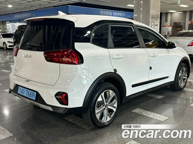 Kia Niro — Фото автомобиля 6