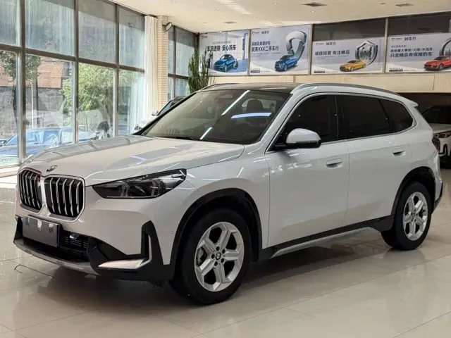 Фотография автомобиля — BMW X1