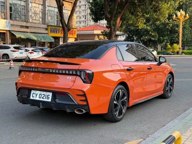Lynk & Co 03 — Фото автомобиля 8