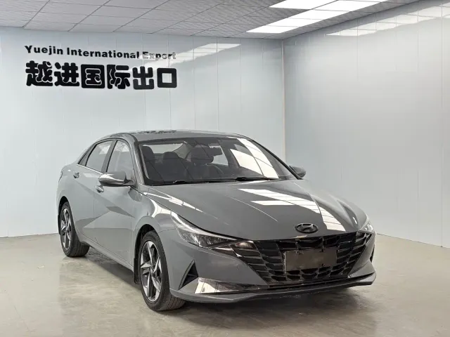 Hyundai Elantra — Фото автомобиля 3