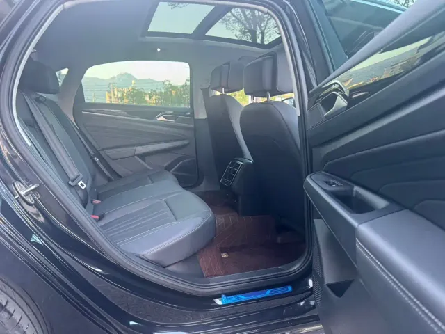 Volkswagen Passat — Фото автомобиля 11