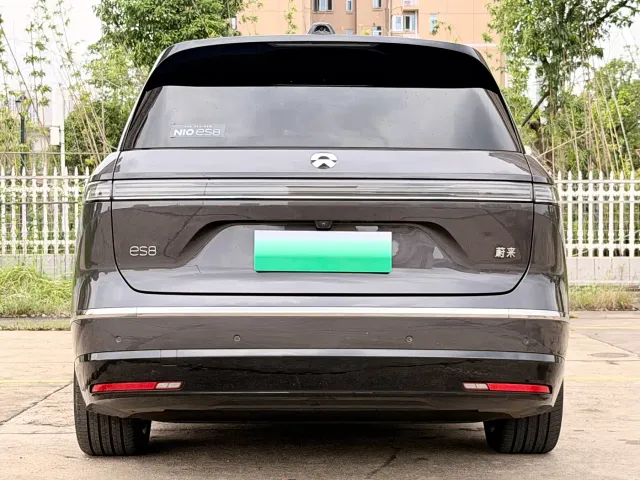 Nio ES8 — Фото автомобиля 20