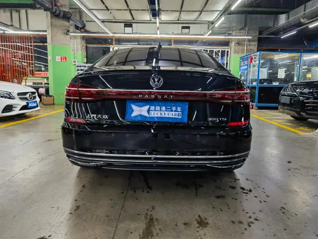 Volkswagen Passat — Фото автомобиля 5