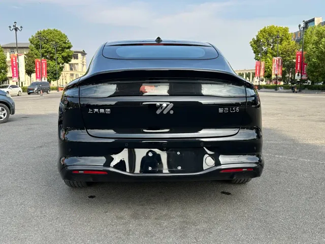 IM Motors LS6 — Фото автомобиля 6