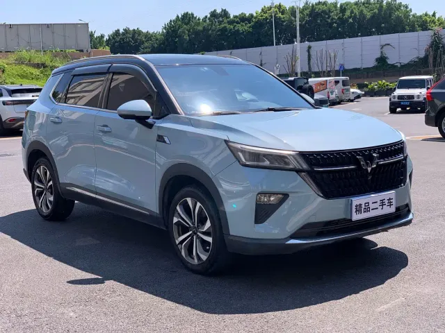 Wuling Asta — Фото автомобиля 3