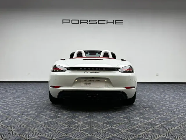 Porsche 718 — Фото автомобиля 9