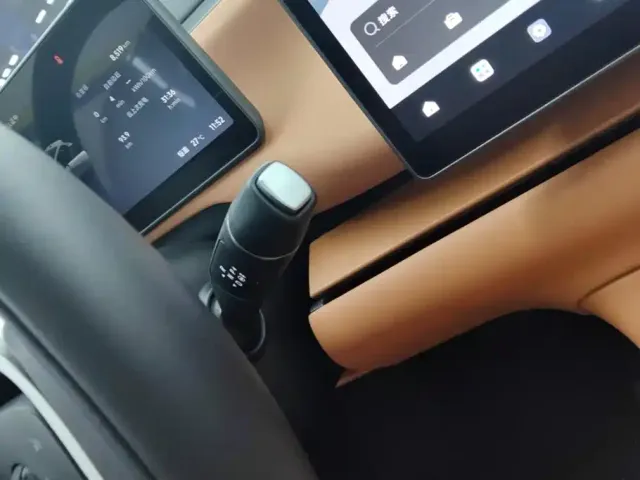 Leapmotor C10 — Фото автомобиля 16